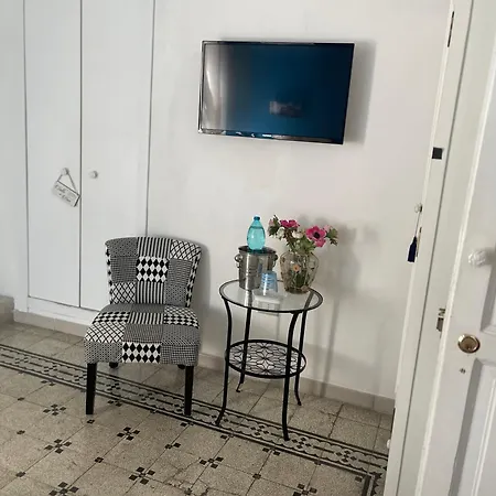 Lesuite Bed & Breakfast 3*